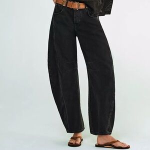 We The Free Black Mid Rise Barrel Jeans